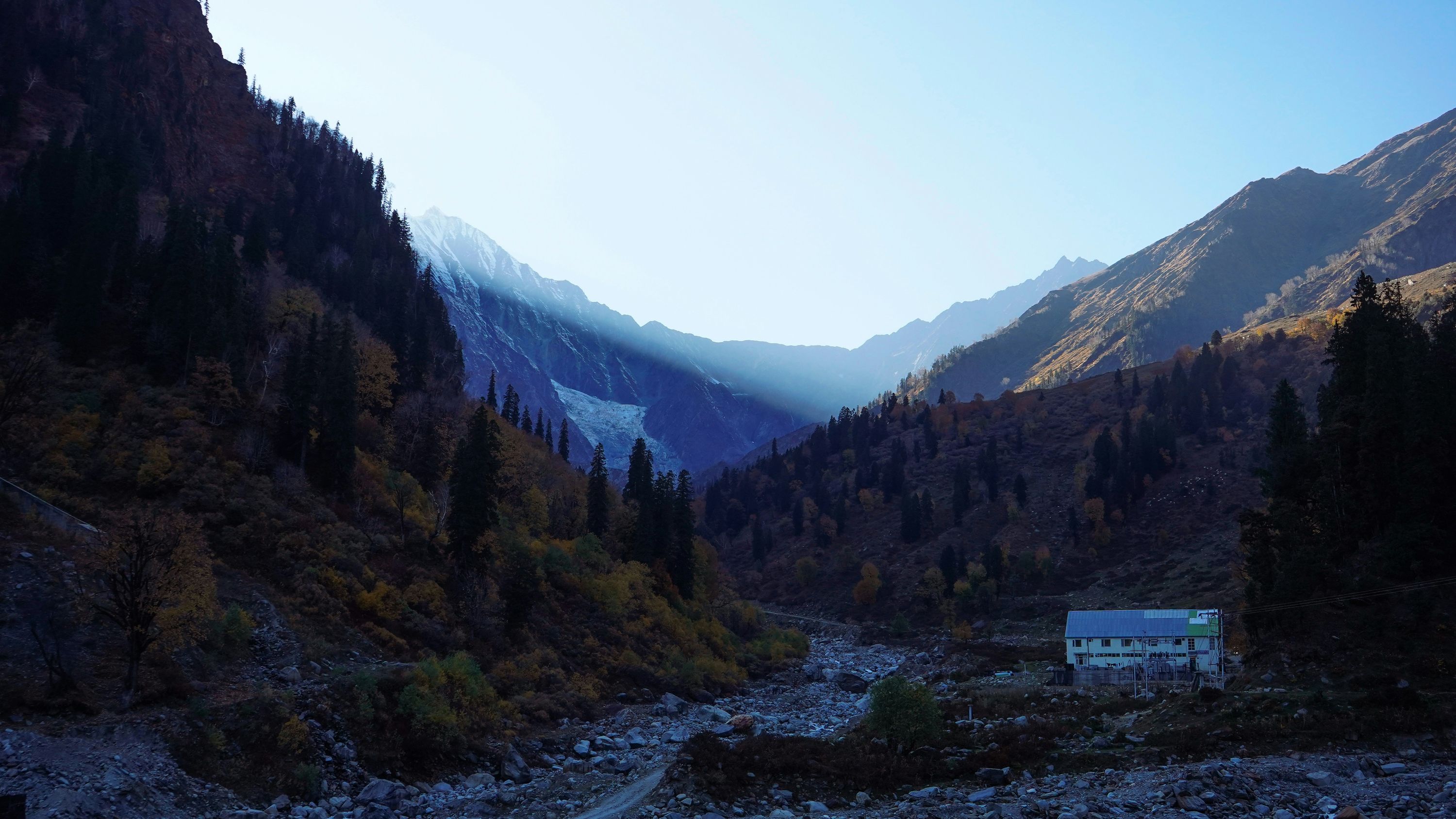 Sissu, offbeat Himachal Pradesh — landscape view